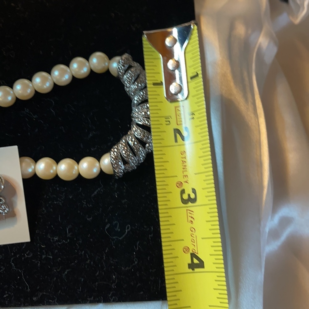 Avon (1990) Vintage Set “Classic Drama” Faux Pearl/Marquisette Necklace&Earrings - Picture 7 of 10